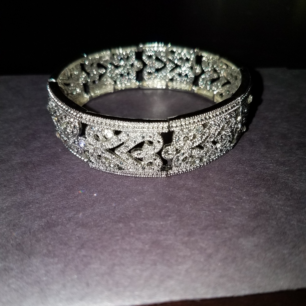 Premier Designs stretch bracelet